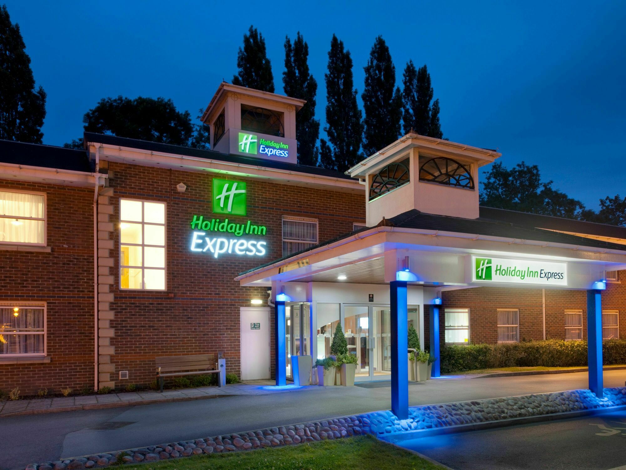לידס Holiday Inn Express Leeds-East, An Ihg Hotel מראה חיצוני תמונה